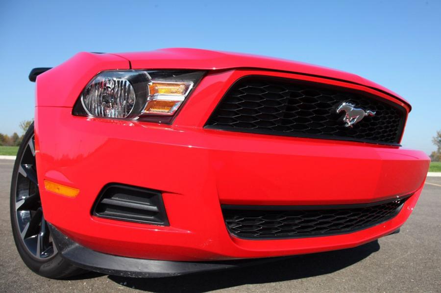  Ford Mustang V6 2012 года  (фото 5 из 133)